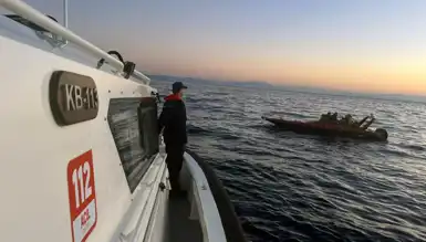 Ege'de Göçmen Teknesi Kurtarıldı, 1 Şüpheli Gözaltında