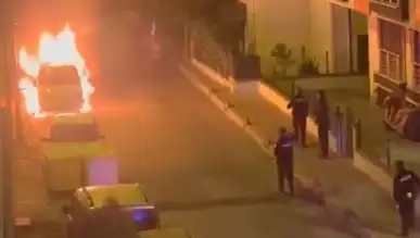 Park Halindeki Araçta Aniden Yangın!